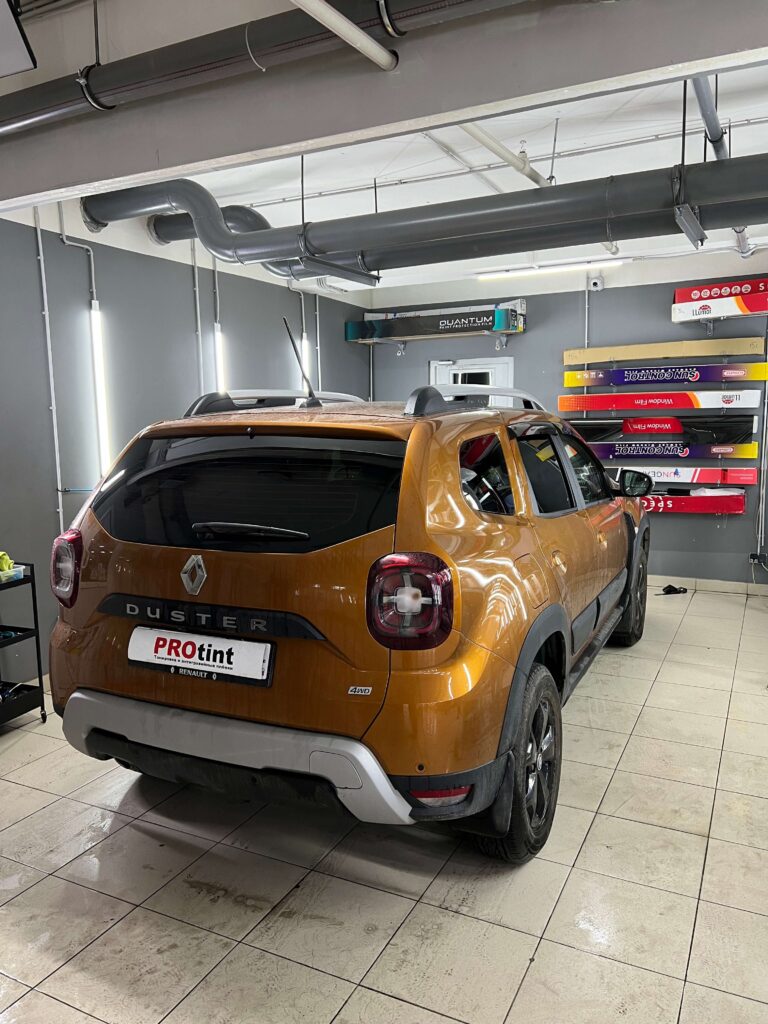 Renault Duster после тонировки задней полусферы