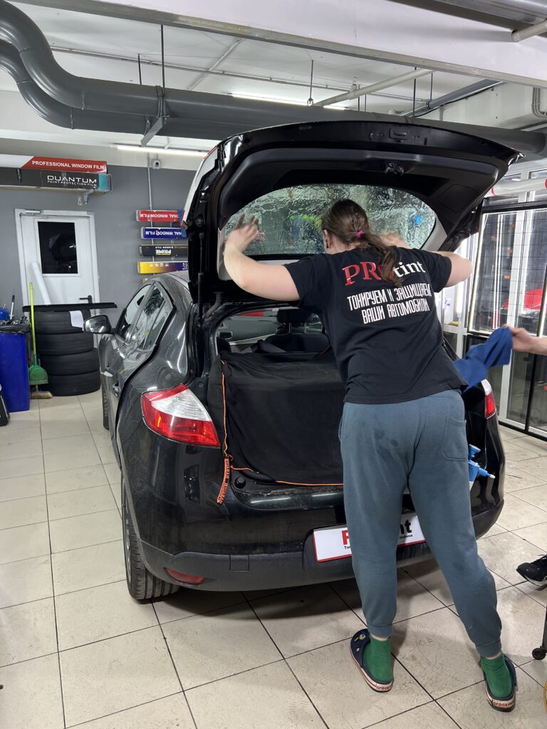 Уход за тонировкой — когда опускать стёкла и как мыть, ProTint СПб