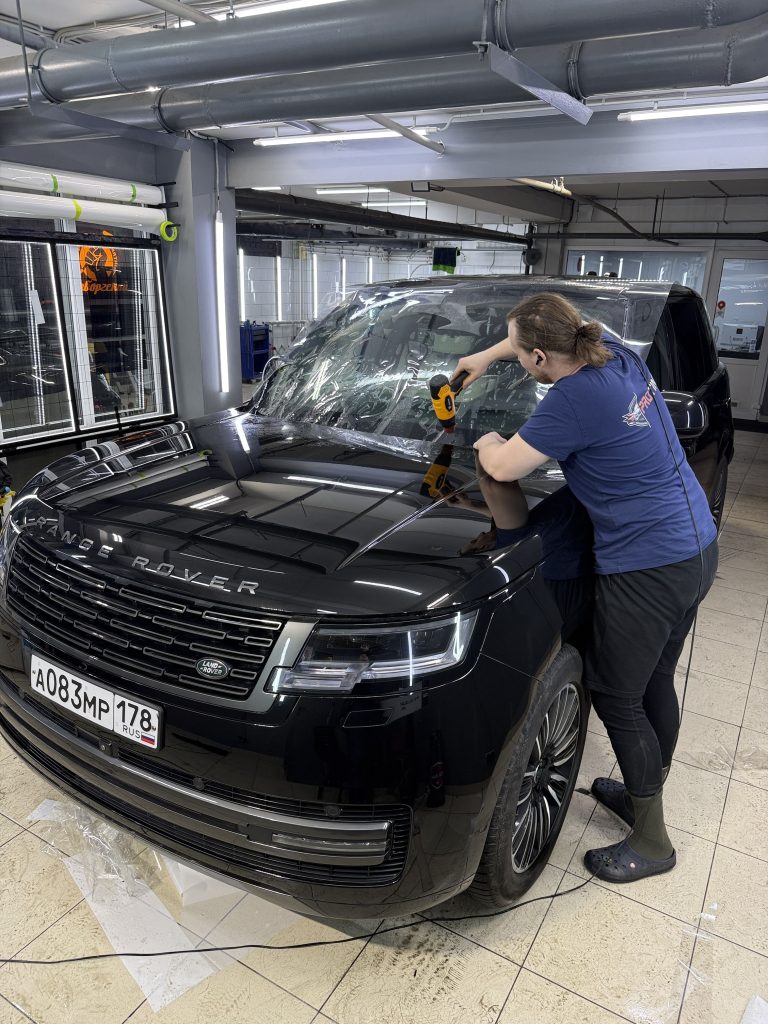 Бронирование лобового стекла плёнкой — защита от сколов, ProTint СПб